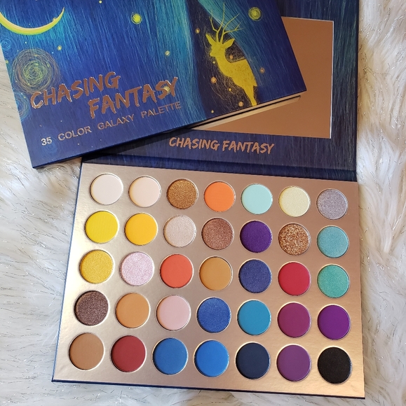 Chasing Fantasy 35 Color Eyeshadow Palette from She Makeup - Picture 1 of 5